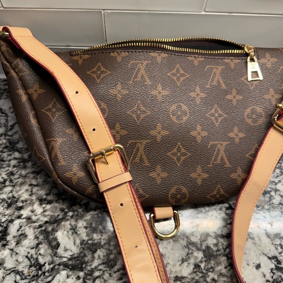 Louis Vuitton Brown Monogram Women's Bag - Picture 5 of 5